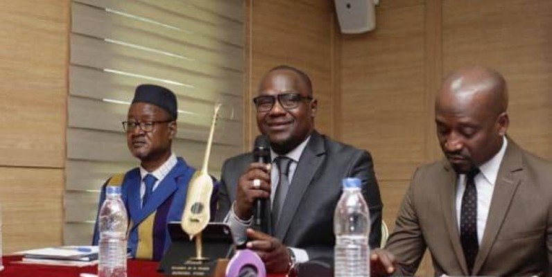 Jah Press (au centre) et son équipe sont venus témoigner leur reconnaissance aux Ivoiriens. (DR)