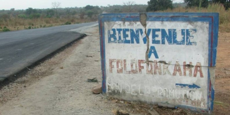 Une vue de la stèle annonçant le village de Folofonkaha où l'accident s'est produit. (AIP)