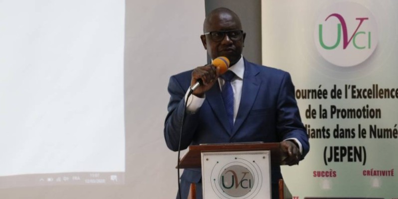 Pr Tiemouman Koné, directeur général de l'Uvci retrace l'hstoire de la web Tv. (Bavane Kouika)