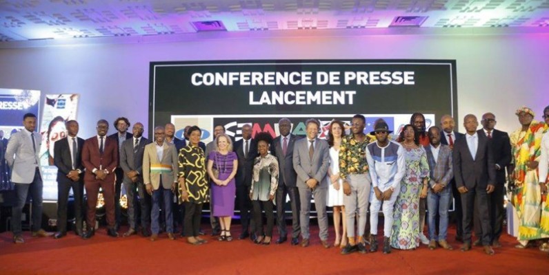 Photo de famille après la conférence de presse de lancement du FEMUA 13. (DR)