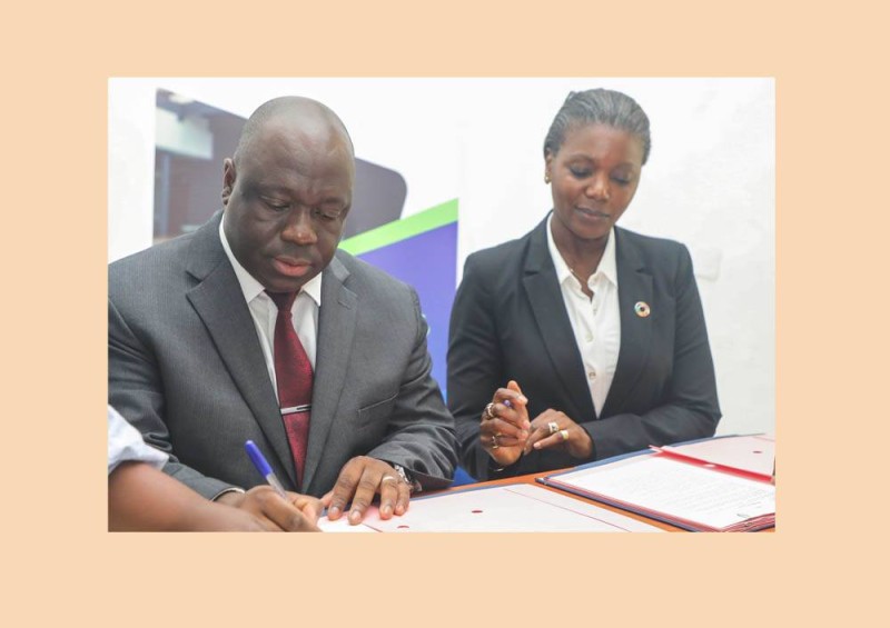 Le Dg de l'Agence CI Pme,Salimou Bamba et la Représentante-résidente d'Onu Femmes, Mme Antonia Ngabala-Sodonon