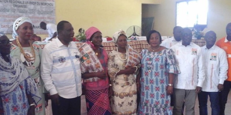 Ahoua N’Doli (3e à partir de la gauche) a mobilisé les femmes du Moronou. (Dr)