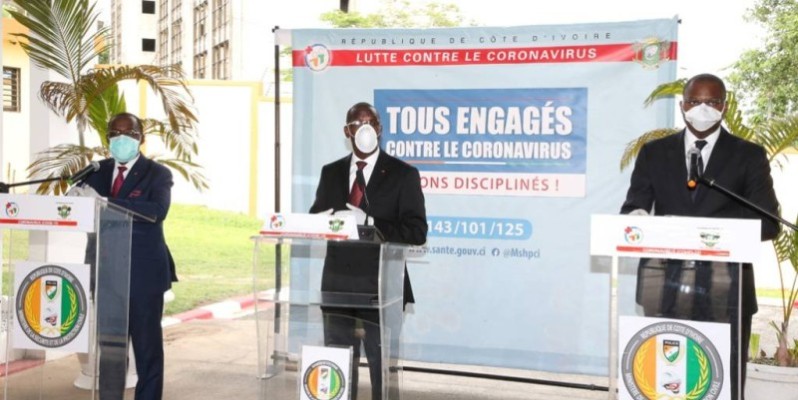 Une vue des membres du gouvernement lors de la conférence de presse. (DR)