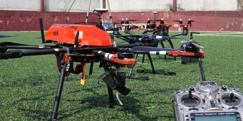Ces drones ont été présentés au préfet d'Abidjan ce vendredi. (Dr)