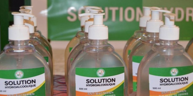 Des exemples de solution hydroalcoolique made in In-Hp de Yamoussoukro. 