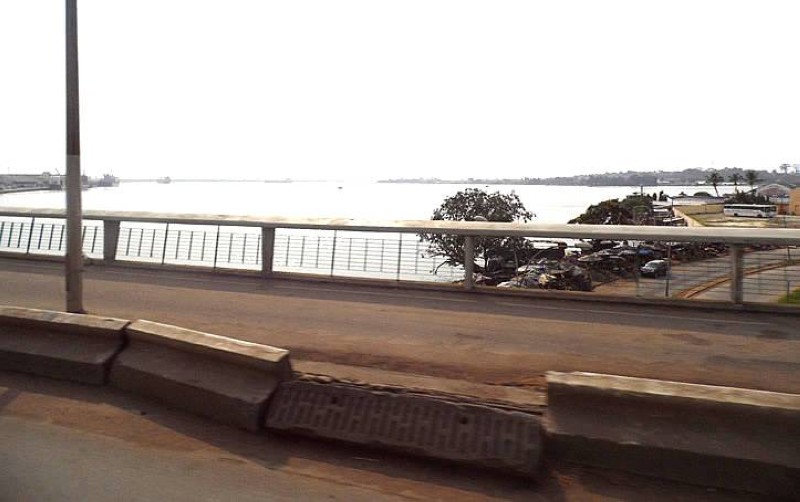 Mis en service en 1957, il relie avec le pont Général-de-Gaulle, Abidjan Nord à Abidjan Sud. (DR)