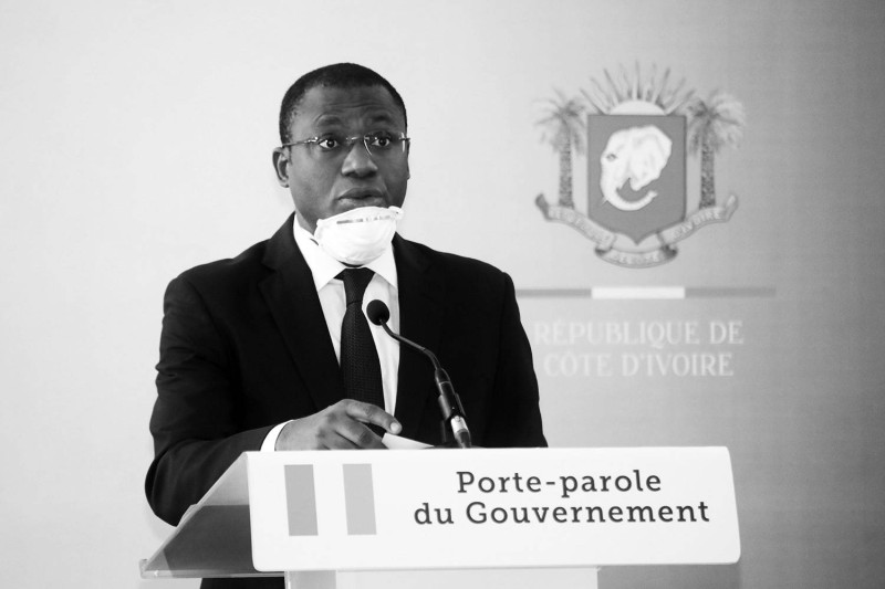 


Les mesures sont strictement respectées avant l’entrée dans la salle du Conseil des ministres.
