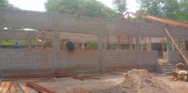 Le foyer polyvalent en construction. (DR)