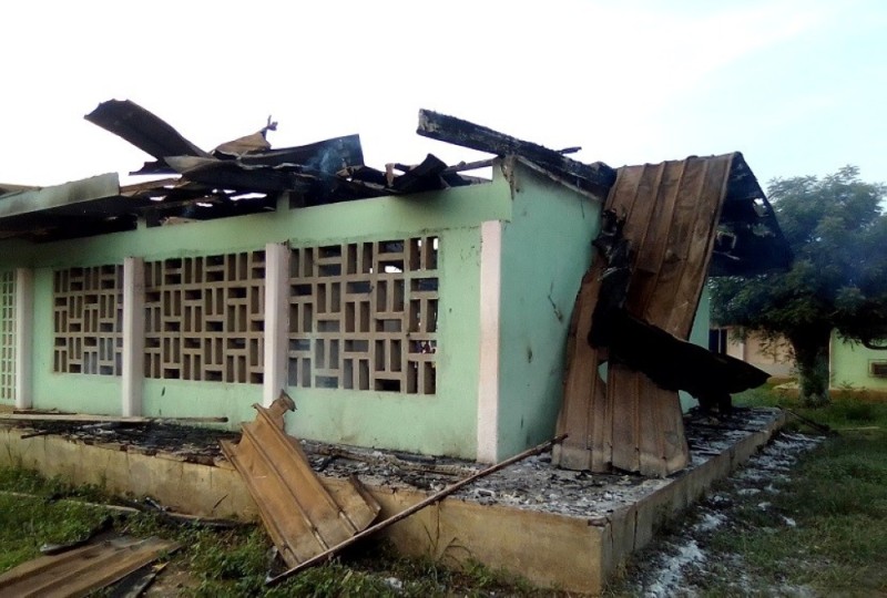 




Un bâtiment détruit par le feu. Le présumé malade mental a créé la désolation.