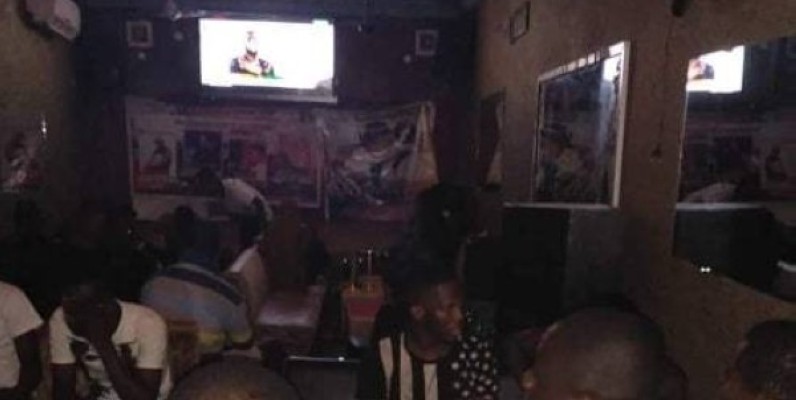 Une vue des clients dans le bar. (Gendarmerie nationale)