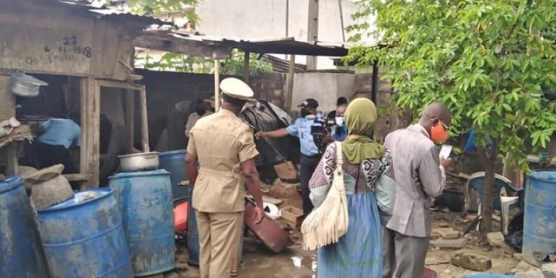 Le préfet d'Abidjan était sur le lieu en compagnie des agents de la mairie. (Dr)