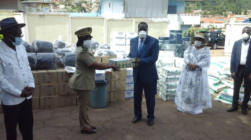 Don du vice-Président et du Premier ministre dans le Moronou (DR).