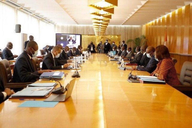 Le Conseil des Ministres présidé par le Président de la République Alassane OUATTARA.