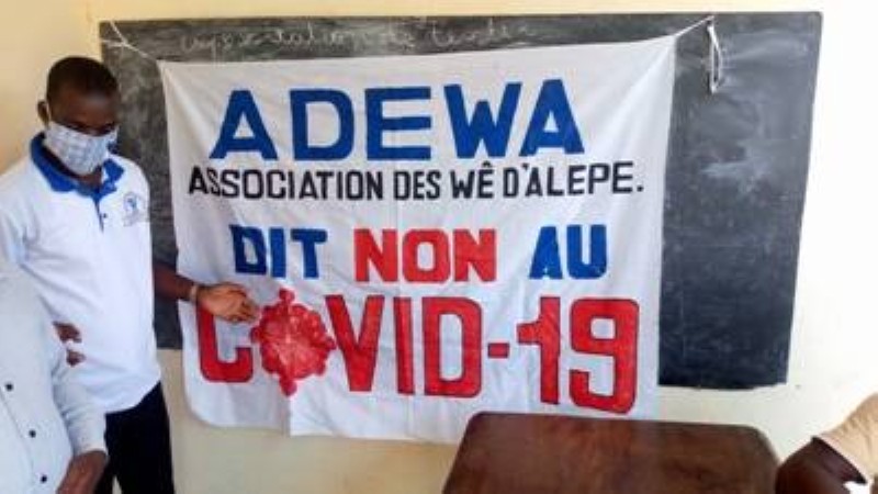L’association des Wê du département d’Alépé (ADWA) sillonne toute la ville pour sensibiliser les populations. (DR)
