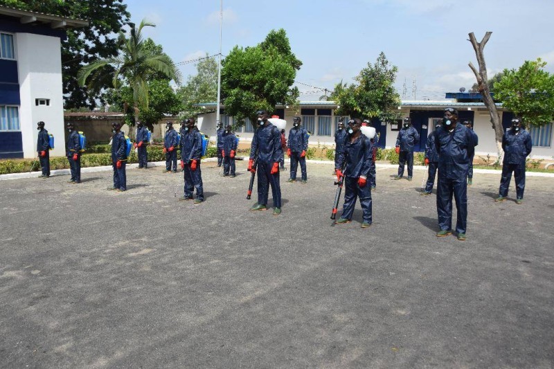 Les gendarmes formés pour la désinfection des casernes du pays. (DR)