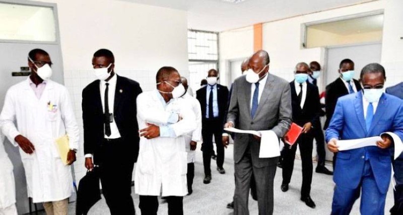 Le Premier ministre lors d'une visite dans un centre de santé. (DR)