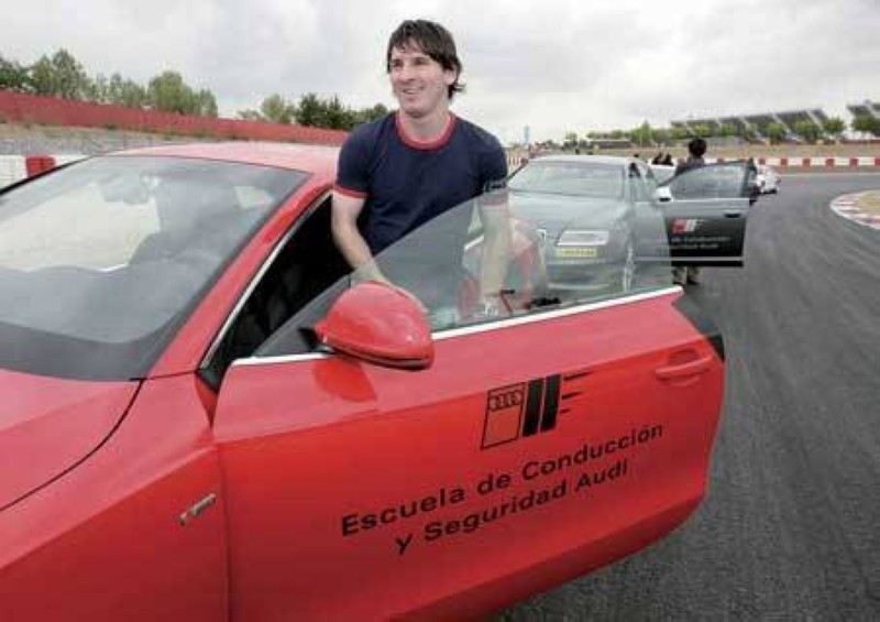 Lionel Messi quitte le centre d'entraînement. (DR)