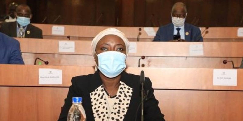 La ministre Mariatou Koné était face aux députés. (Dr)