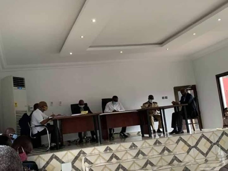 Le ministre des Sports Danho Paulin apporte deux bonnes nouvelles aux populations de Dimbokro. (DR)