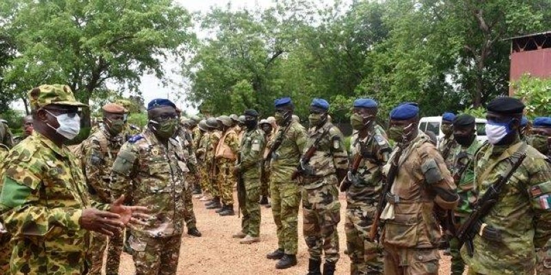 Les soldats. (Dr)
