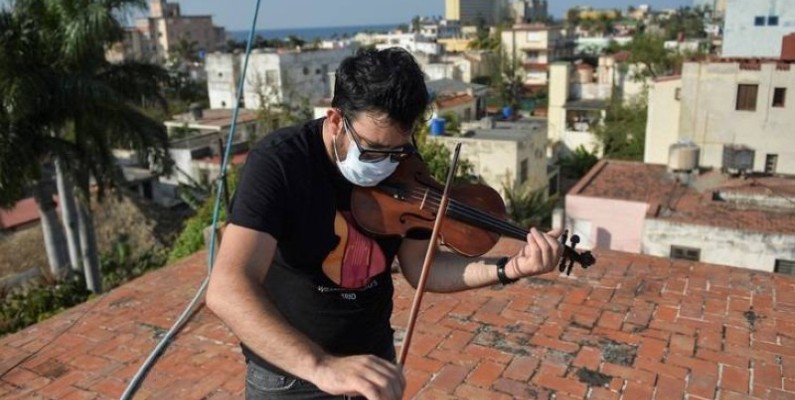 Un fasciné de violon dans son confinement. (DR)
