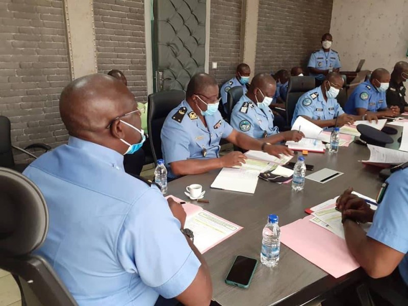 Séance de travail du Directeur général de la police avec les préfets de police (Ph : Dgpn)