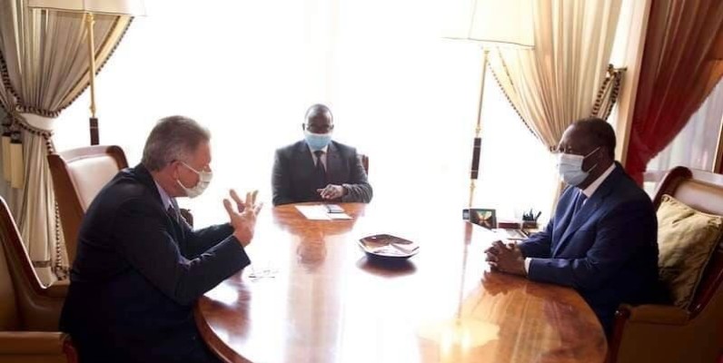 Le Président Ouattara et l'ambassadeur d'Allemagne en Côte d'Ivoire. (Présidence ci)