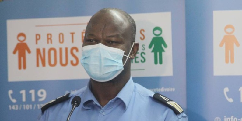 Commissaire principal de police Charlemagne Bleu, porte-parole de la police nationale, a co-animé la conférence de presse quotidienne sur l’évolution de la Covid-19. (Photo : Véronique Dadié)