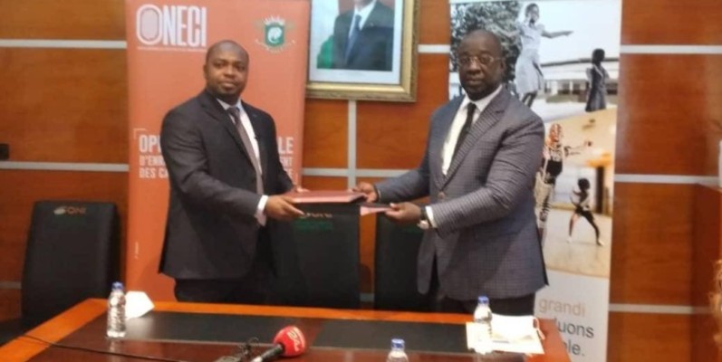 Issa Fadiga (à droite) et Kafana Gnenin Sitionni se sont engagés à renforcer leur collaboration au profit des populations. (Dr)