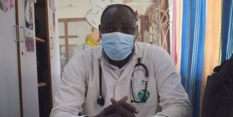 Kansaye Youssouf, médecin généraliste de la pouponnière de Dabou. (Photos : Sébastien Kouassi)