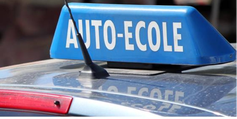 Un véhicule d'auto-école. (DR)