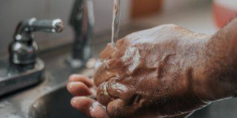 Le lavage des mains. (Dr)