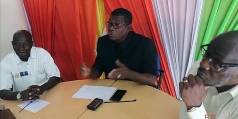 Me Fanny Aboubacar (au centre) invite les clubs à la discipline. (DR)