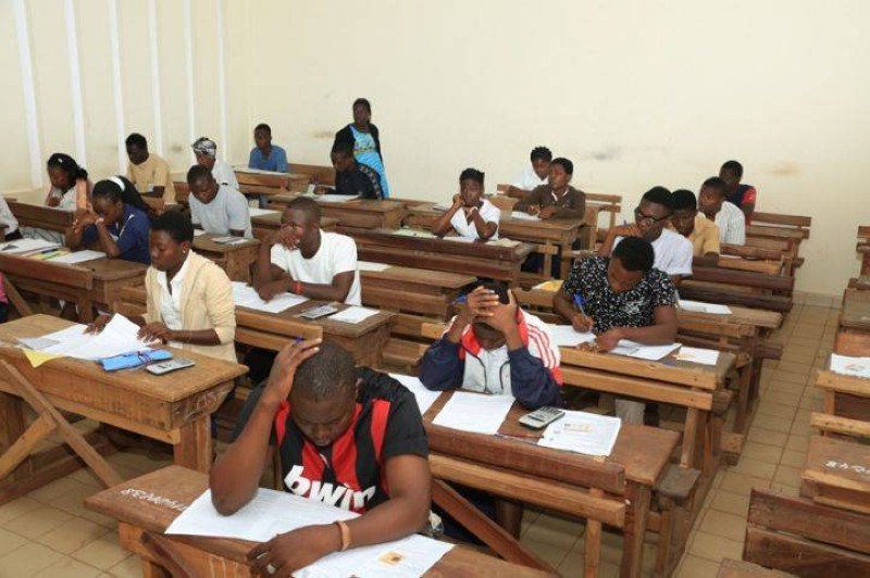 Des candidats en pleine concentration pour l'examen (DR)