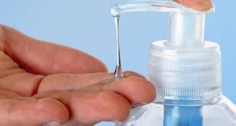 Le gel des mains. (Dr)