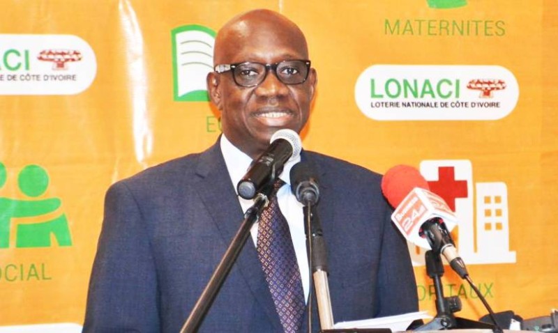 Le directeur général de la Lonaci, Dramane Coulibaly, souhaite la réussite des élèves.(DR)