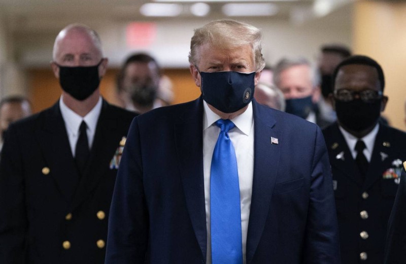 Trump masqué(DR)