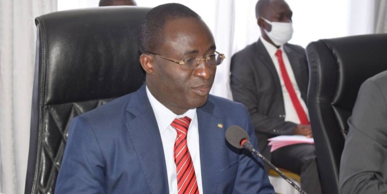 Oka Séraphin, directeur de cabinet du ministre de la Fonction publique. (DR)