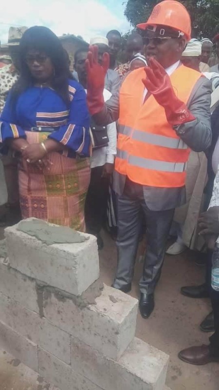 Serey Doh Célestin, président du Conseil régional a posé la première pierre de cette infrastructure.(DR)