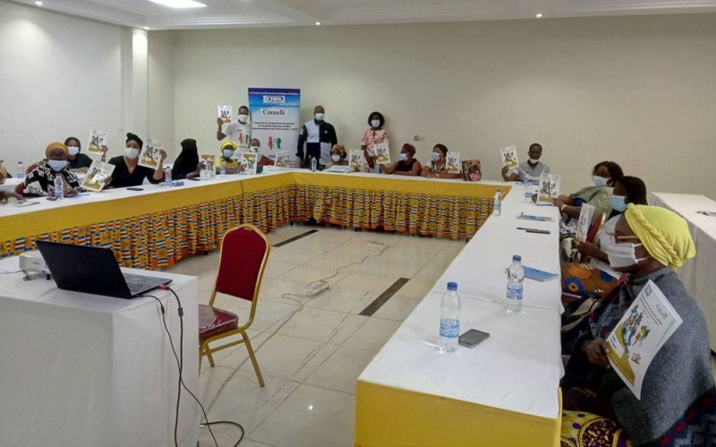 Le samedi 18 juillet 2020, à Abidjan-Angré, à l’hôtel Rose blanche, une session de formation a été consacrée à l’exploration du guide pratique de la prévention des conflits