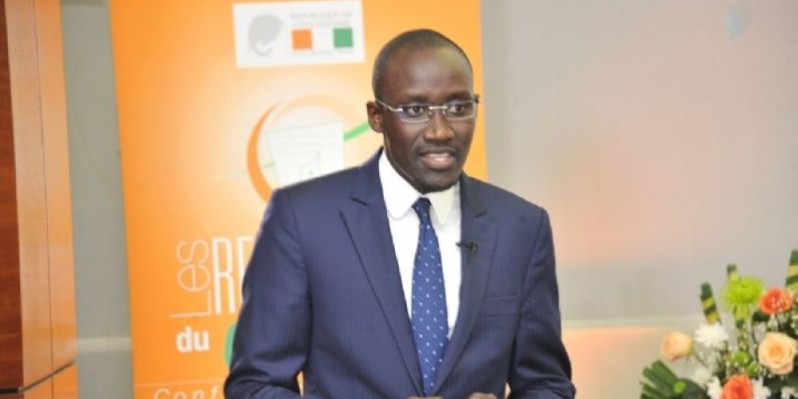 




Abdourahmane Cissé, ministre du Pétrole, de l’Énergie et des Énergies renouvelables.