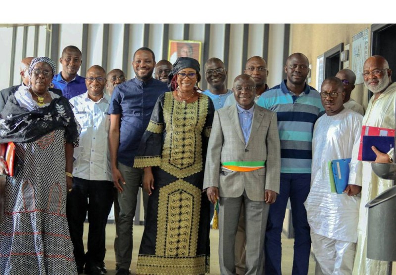 Le président du Conseil régional du Worodougou, Bouaké Fofana et son équipe