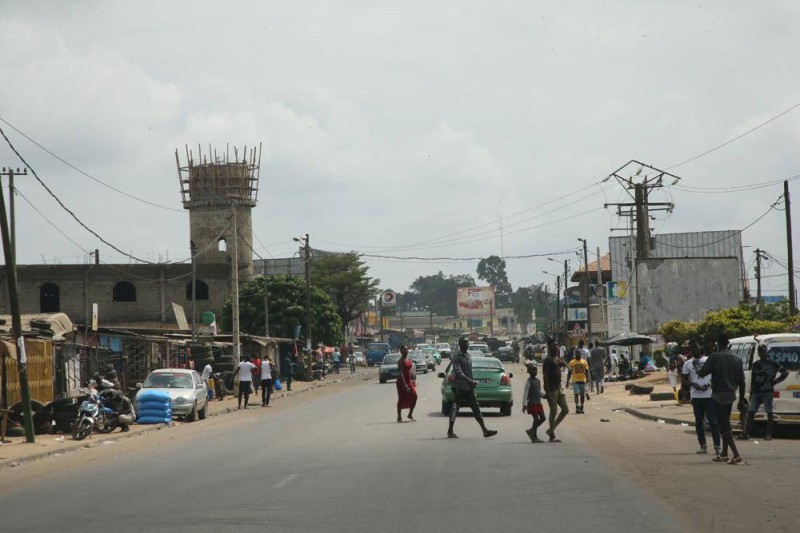 Les populations de Bonoua vaquent à leurs occupations. (Ph: Poro Dagnogo)
