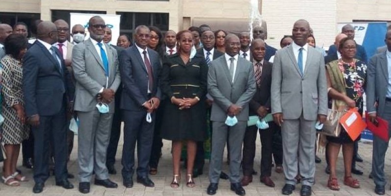 La photo de famille après la première journée du séminaire organisé par le Fdfp. (DR)