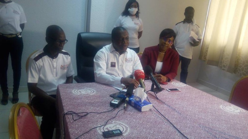 Mesmin Komoé (au micro), président du Groupe solidarité-égalité. (DR)