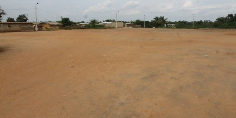 Baptisé Ehoumi Kpatasso (la place des esprits, Ndlr), le grand espace où est célébrée la fête des ignames a aussi besoin d’être embelli dans la perspective d’en faire un site touristique. (Photos: Véronique Dadié)