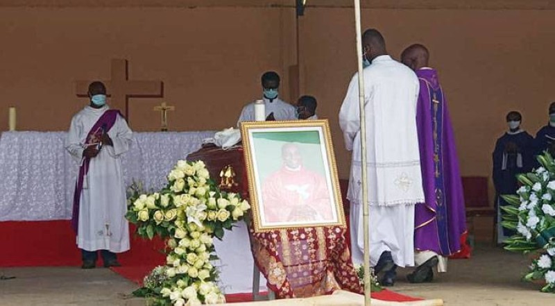 Le père Sinsin Bayo a été inhumé au Petit séminaire de Bingerville. (DR)