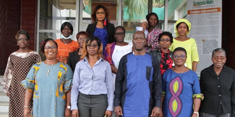 La photo de famille après le séminaire pour immortaliser la cérémonie. (Photos : Joséphine Kouadio)