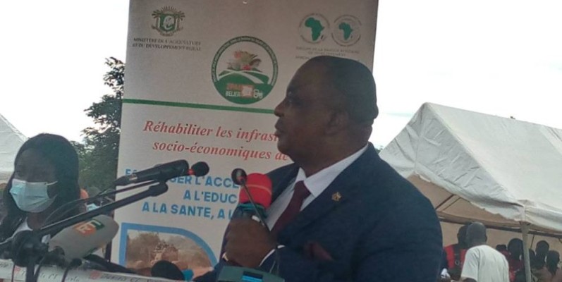 Le ministre Kobenan Kouassi Adjoumani s'adressant aux populations.(DR)