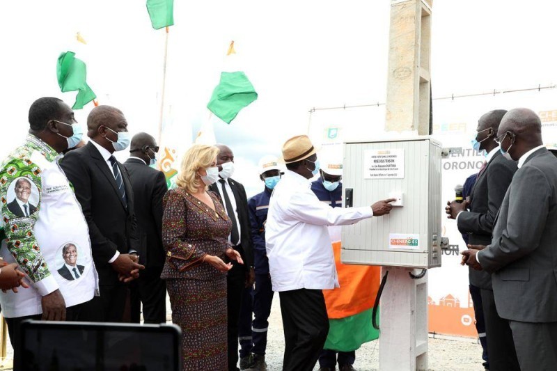 Alassane Ouaattara a procédé à des mises sous etnsion du réseau électrique à M'batto. (Joséphine Kouadio)
